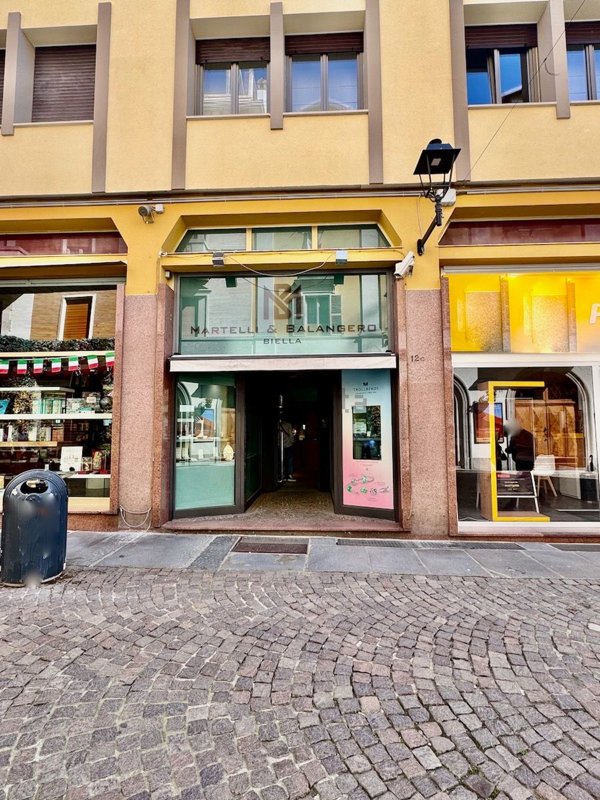 negozio in affitto a Biella in zona Centro Città
