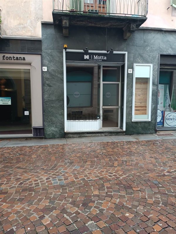 negozio in affitto a Biella in zona Centro Città