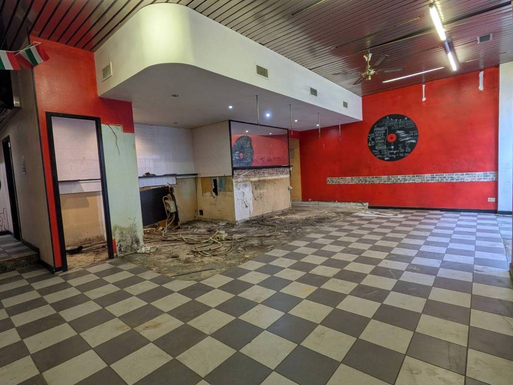 negozio in affitto a Biella in zona Centro Città