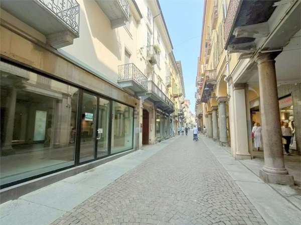 negozio in affitto a Biella in zona Centro Città