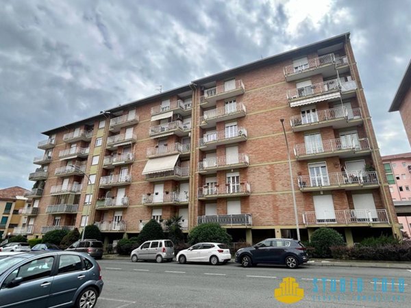 appartamento in affitto a Biella in zona Viale Macallè