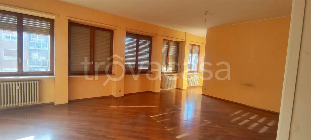 appartamento in affitto a Biella in zona Viale Roma
