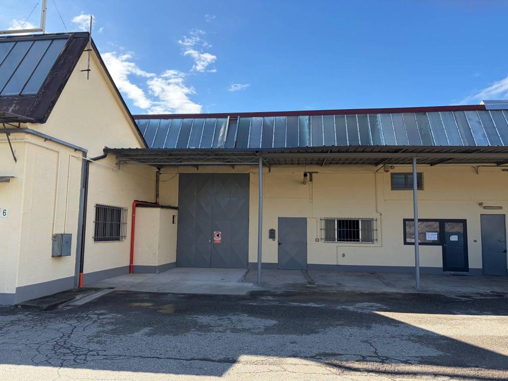 locale commerciale in affitto a Biella in zona Chiavazza