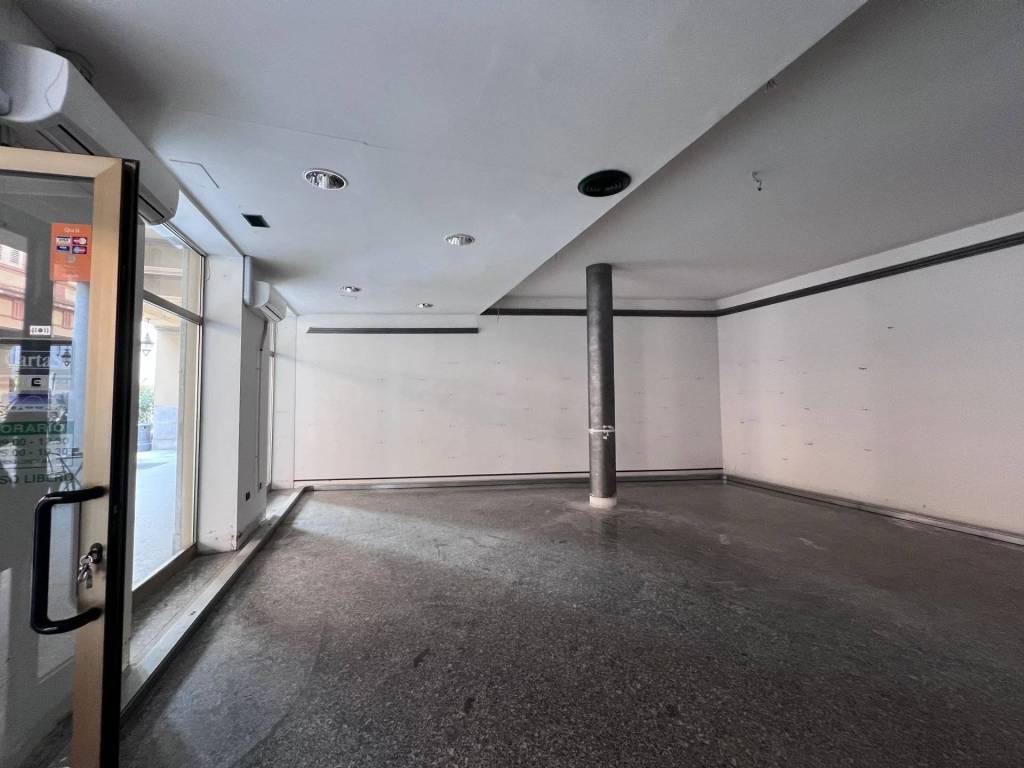 locale commerciale in affitto ad Acqui Terme