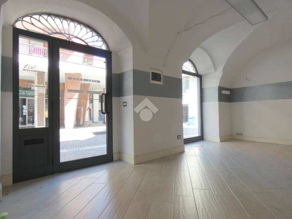 negozio in affitto ad Acqui Terme