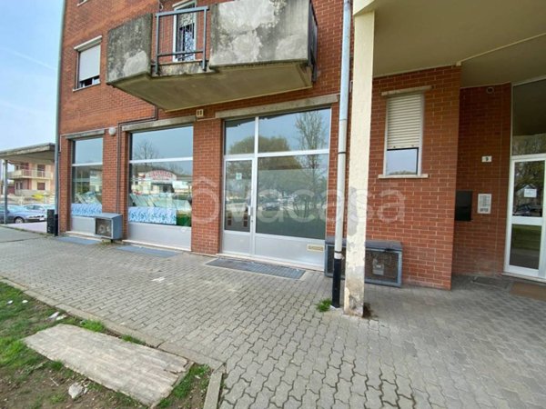 negozio in affitto a Cavaglià