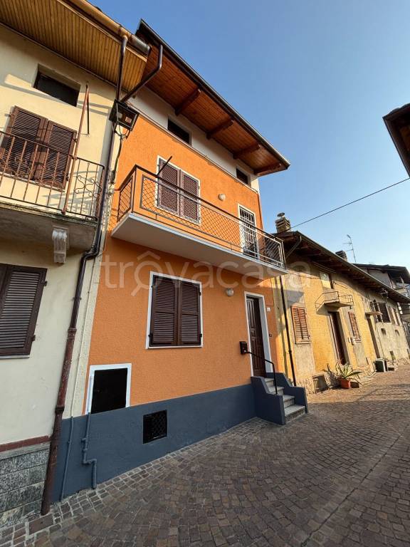 casa indipendente in affitto a Cavaglià