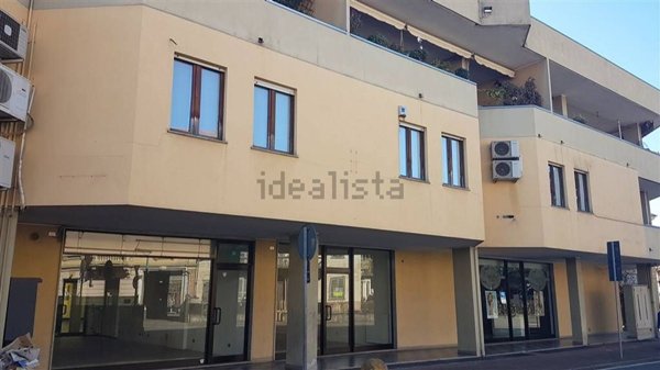 negozio in affitto a Cossato