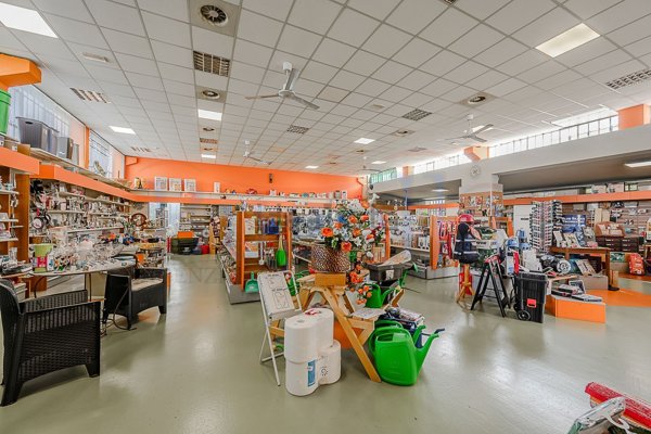 capannone in affitto a Cossato