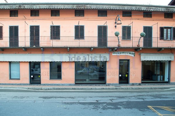 locale commerciale in affitto a Cossato