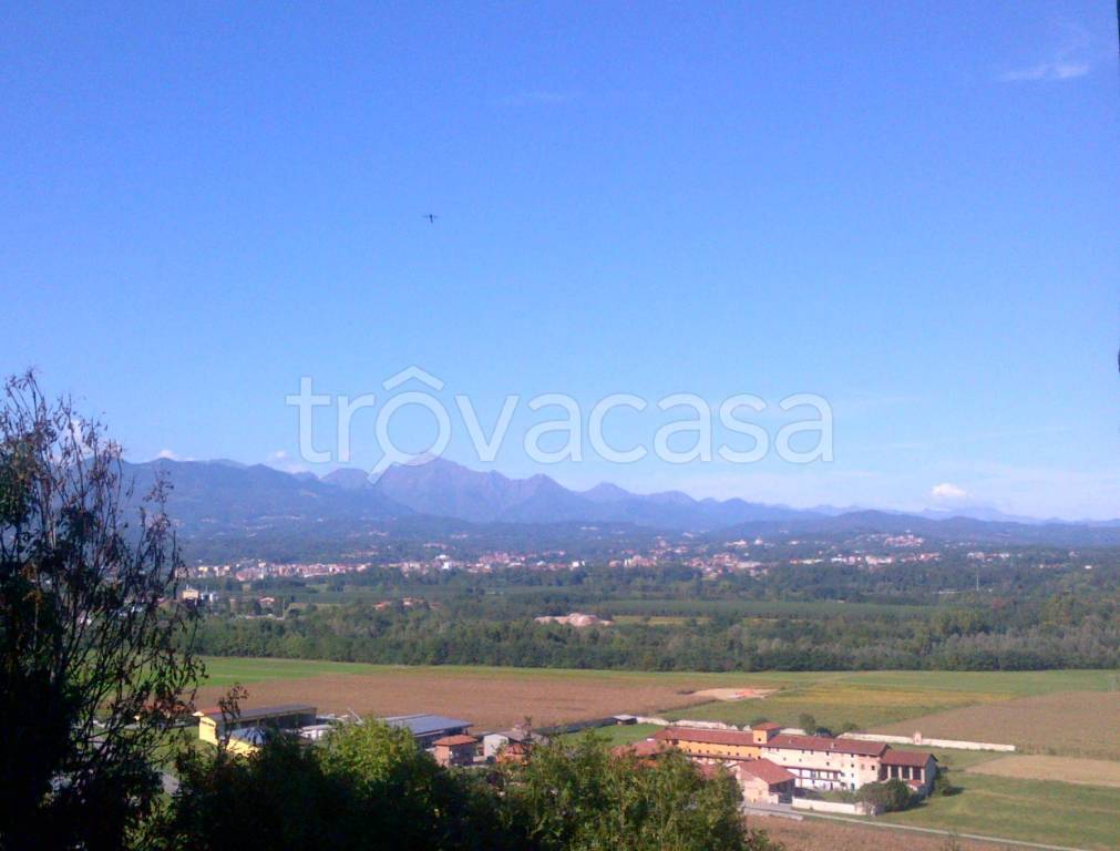 appartamento in affitto a Cossato in zona Castellengo