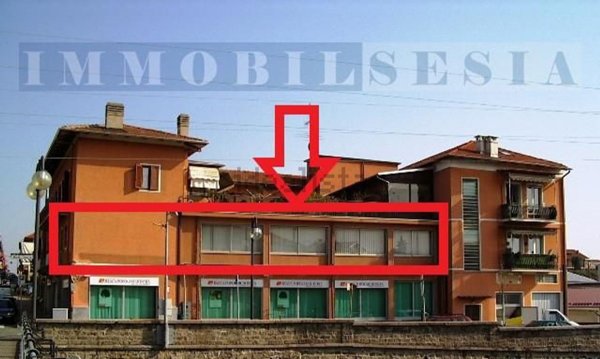 locale commerciale in affitto a Cossato