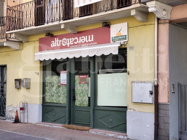 negozio in affitto a Cossato