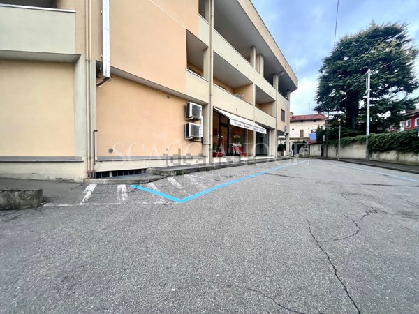 negozio in affitto a Cossato