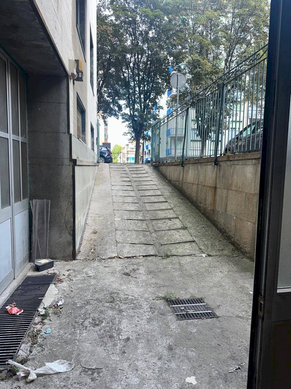 locale commerciale in affitto a Donato