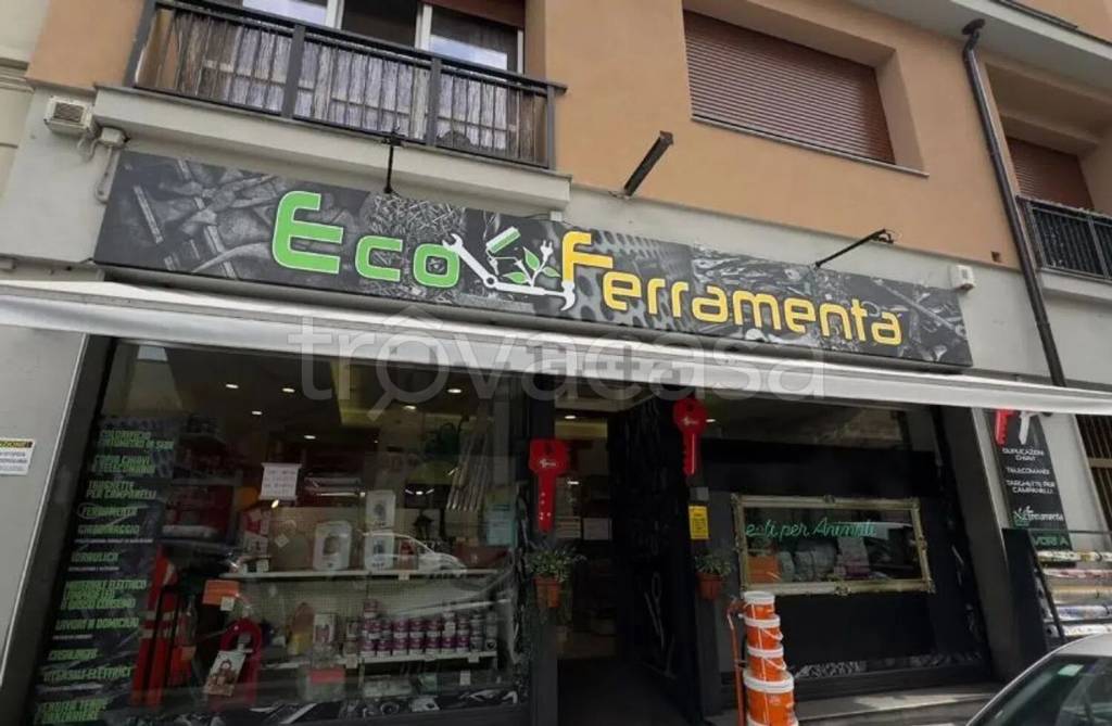 negozio in affitto a Donato