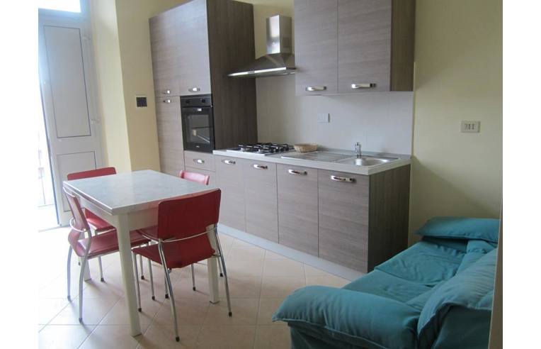 camera singola in affitto a Donato