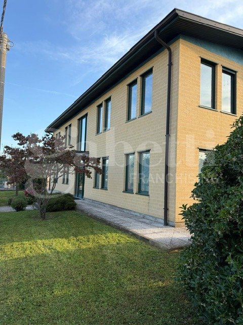 locale commerciale in affitto a Gaglianico