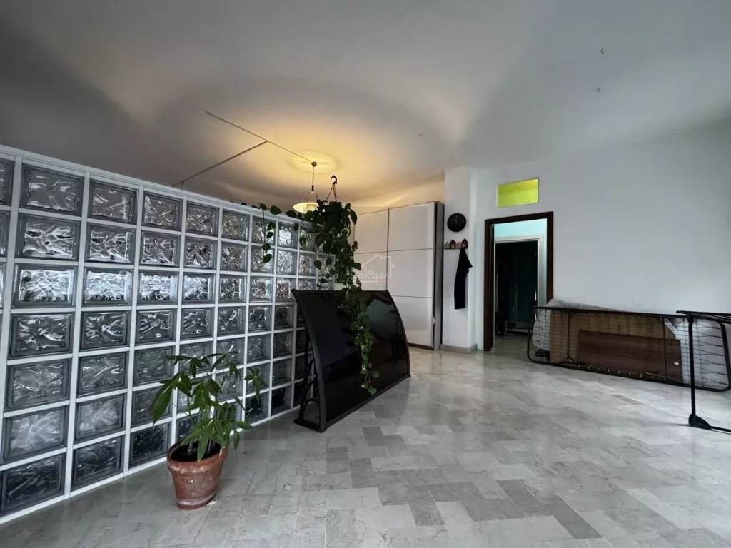 negozio in affitto a Ponderano