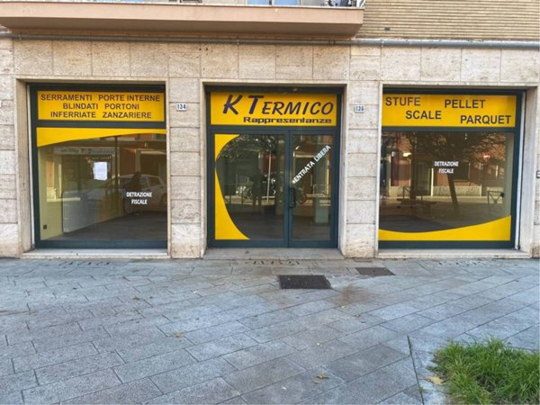 negozio in affitto ad Alessandria in zona Centro Città