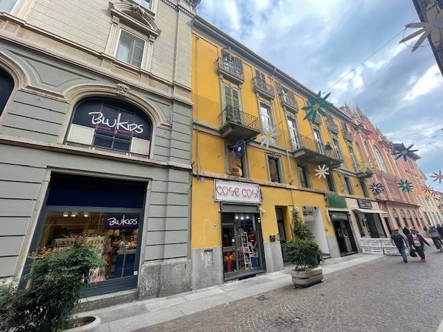 negozio in affitto ad Alessandria