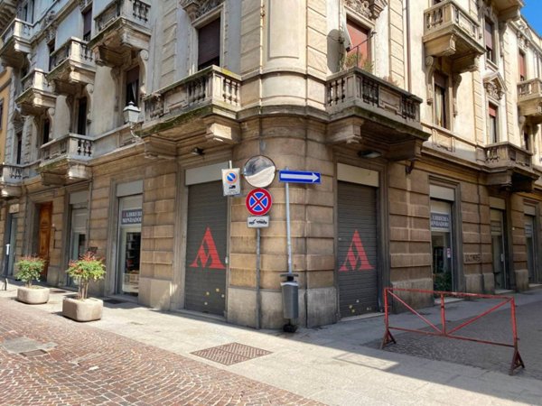 negozio in affitto ad Alessandria