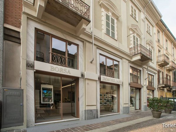 negozio in affitto ad Alessandria in zona Centro Città