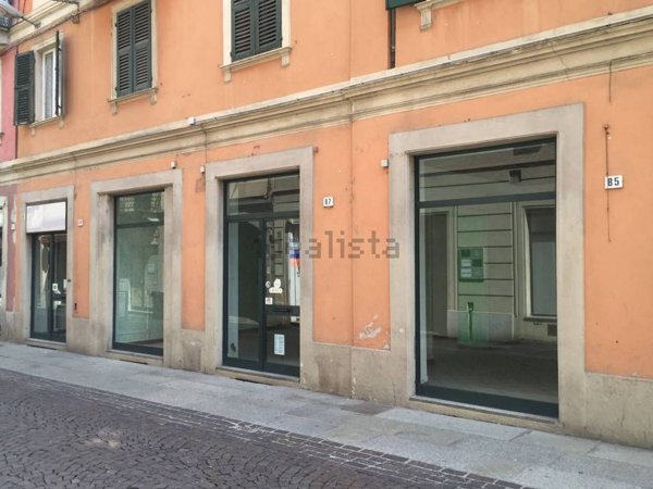 locale commerciale in affitto ad Alessandria in zona Borgo Rovereto