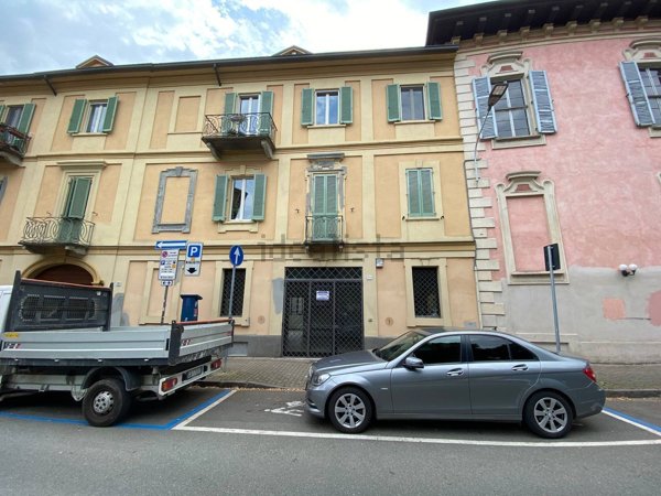 locale commerciale in affitto ad Alessandria in zona Borgo Rovereto