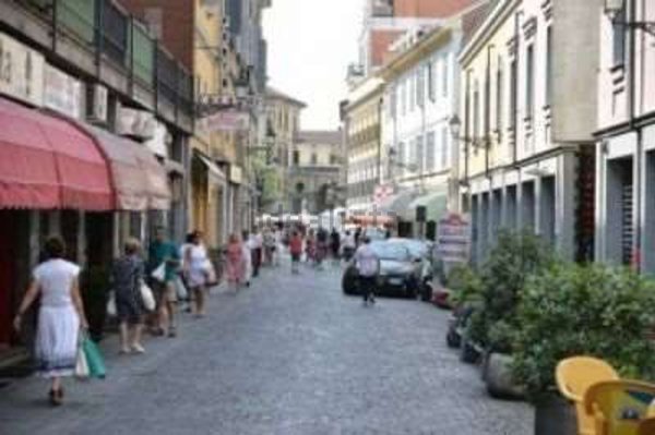 negozio in affitto ad Alessandria