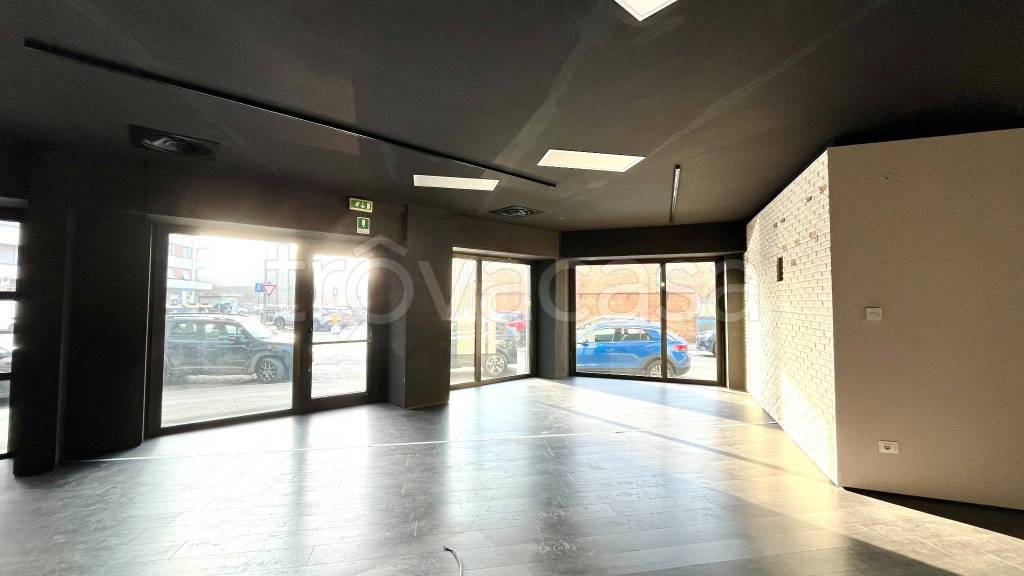 negozio in affitto ad Alessandria in zona Centro Città