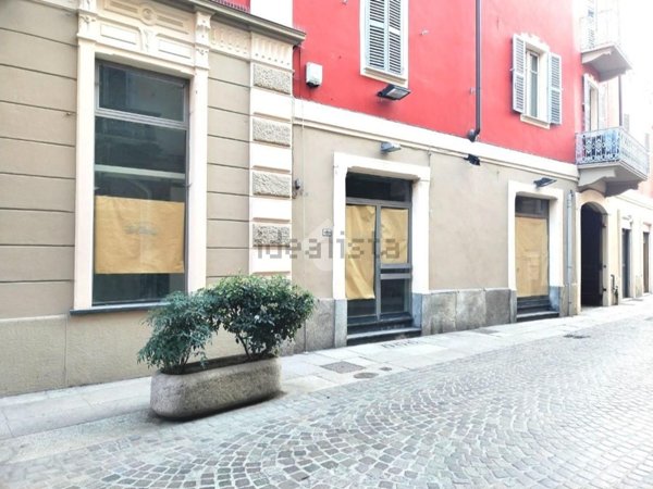 negozio in affitto ad Alessandria in zona Centro Città
