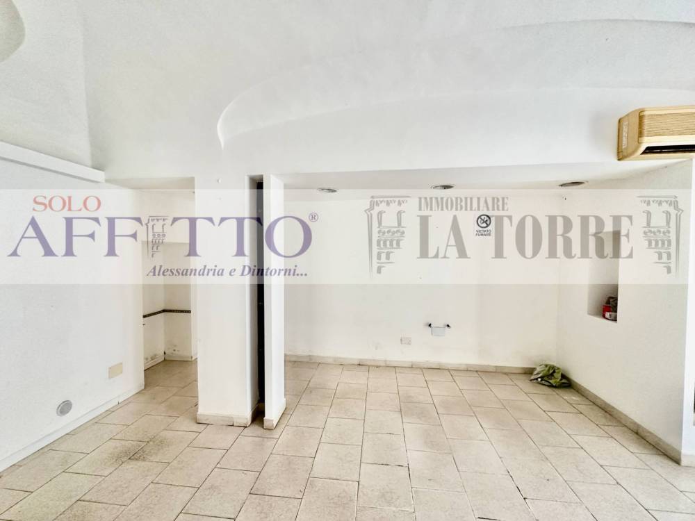 locale commerciale in affitto ad Alessandria in zona Spinetta Marengo