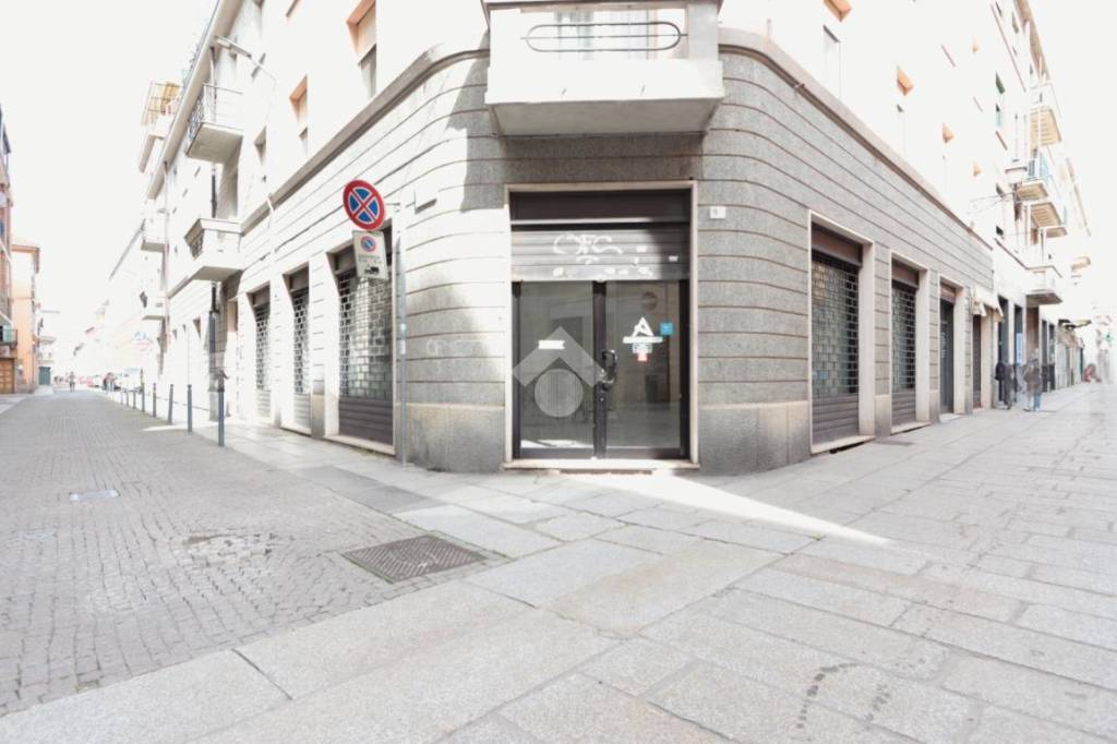 negozio in affitto ad Alessandria in zona Centro Città