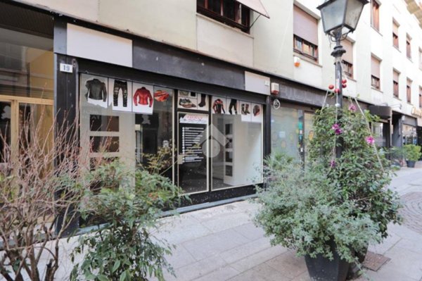 negozio in affitto ad Alessandria in zona Piazza Garibaldi