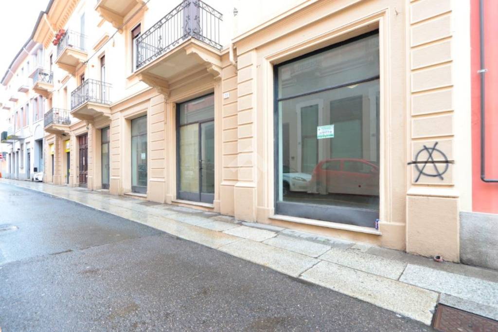 negozio in affitto ad Alessandria