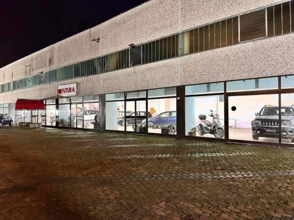 negozio in affitto ad Alessandria in zona Il Cristo
