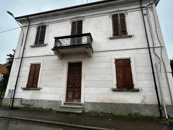 casa indipendente in affitto ad Alessandria in zona Litta Parodi