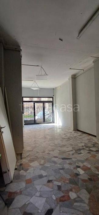 negozio in affitto ad Alessandria