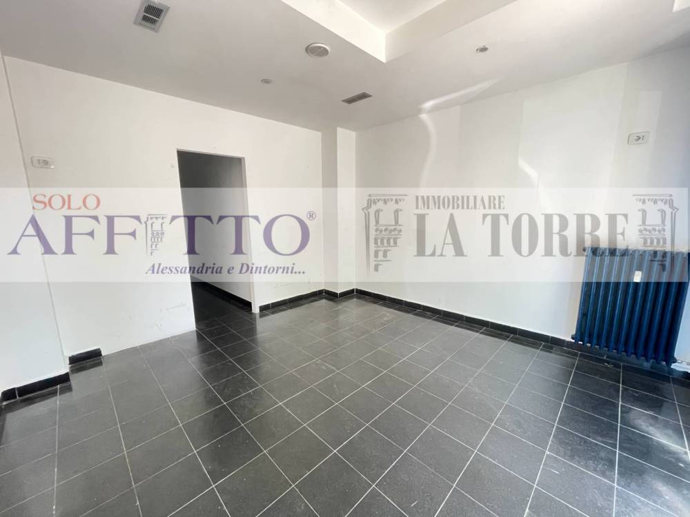 locale commerciale in affitto ad Alessandria in zona Piazza Garibaldi