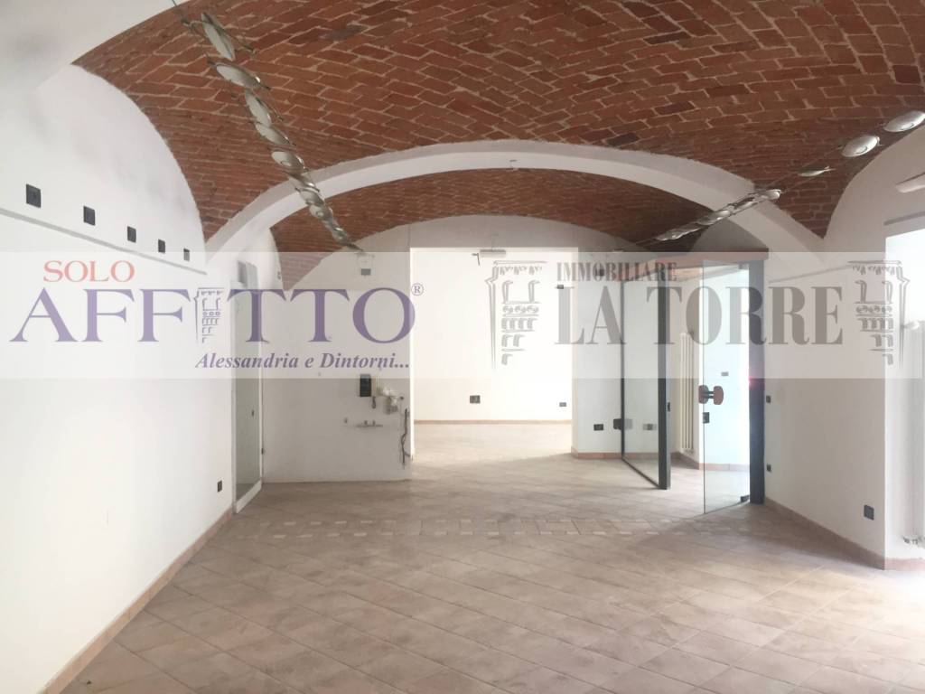 negozio in affitto ad Alessandria