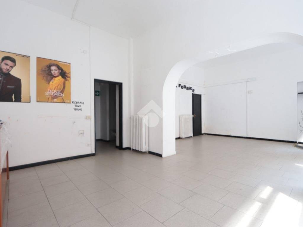 negozio in affitto ad Alessandria