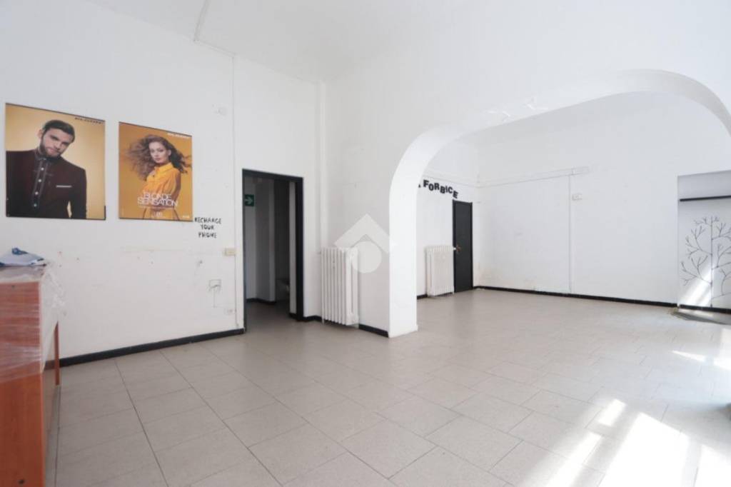negozio in affitto ad Alessandria