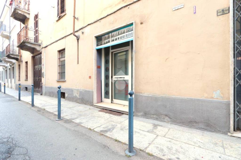 negozio in affitto ad Alessandria