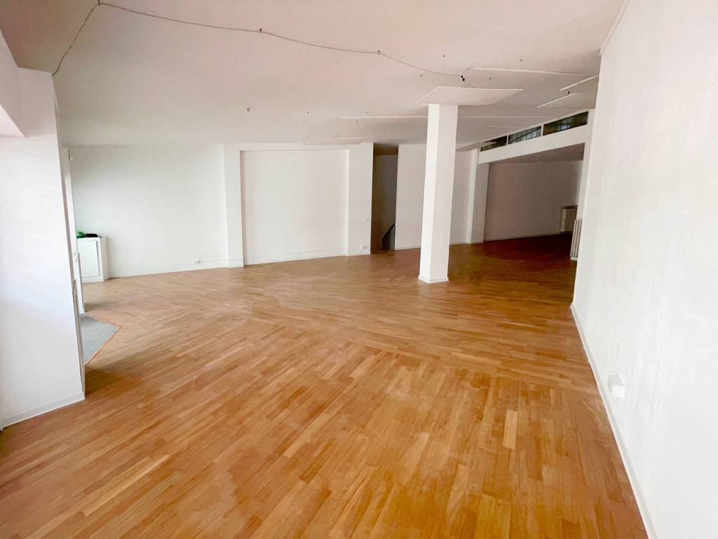 negozio in affitto ad Alessandria in zona Centro Città