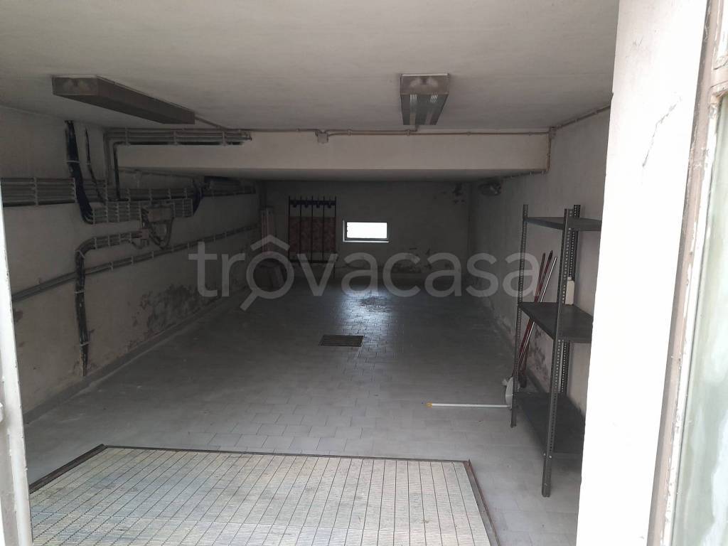 locale di sgombero in affitto ad Alessandria in zona Borgo Rovereto