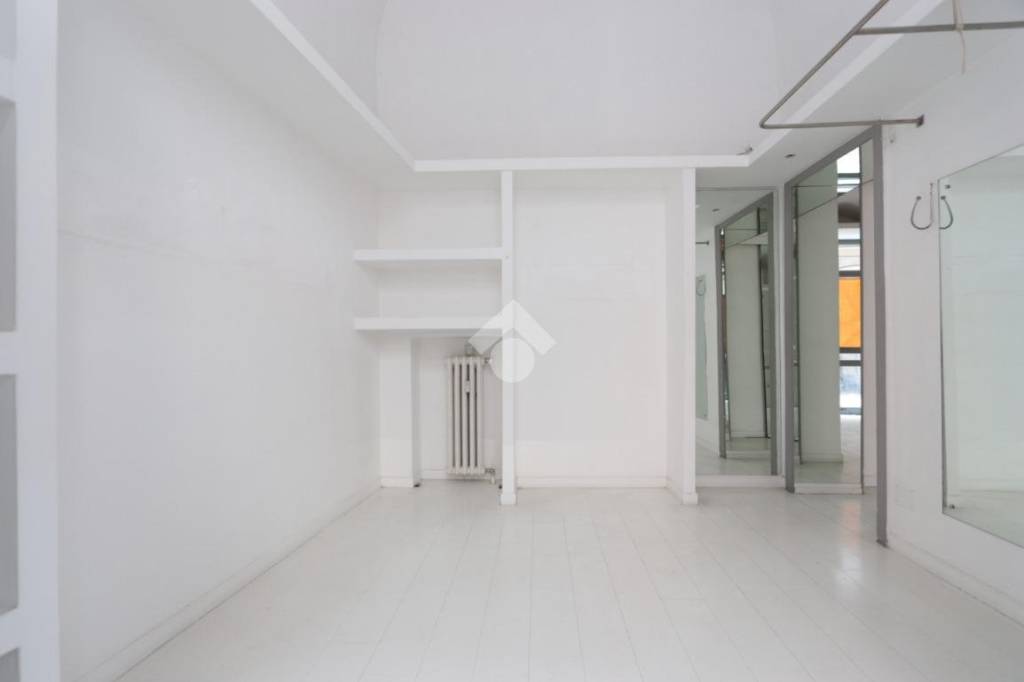 negozio in affitto ad Alessandria in zona Centro Città