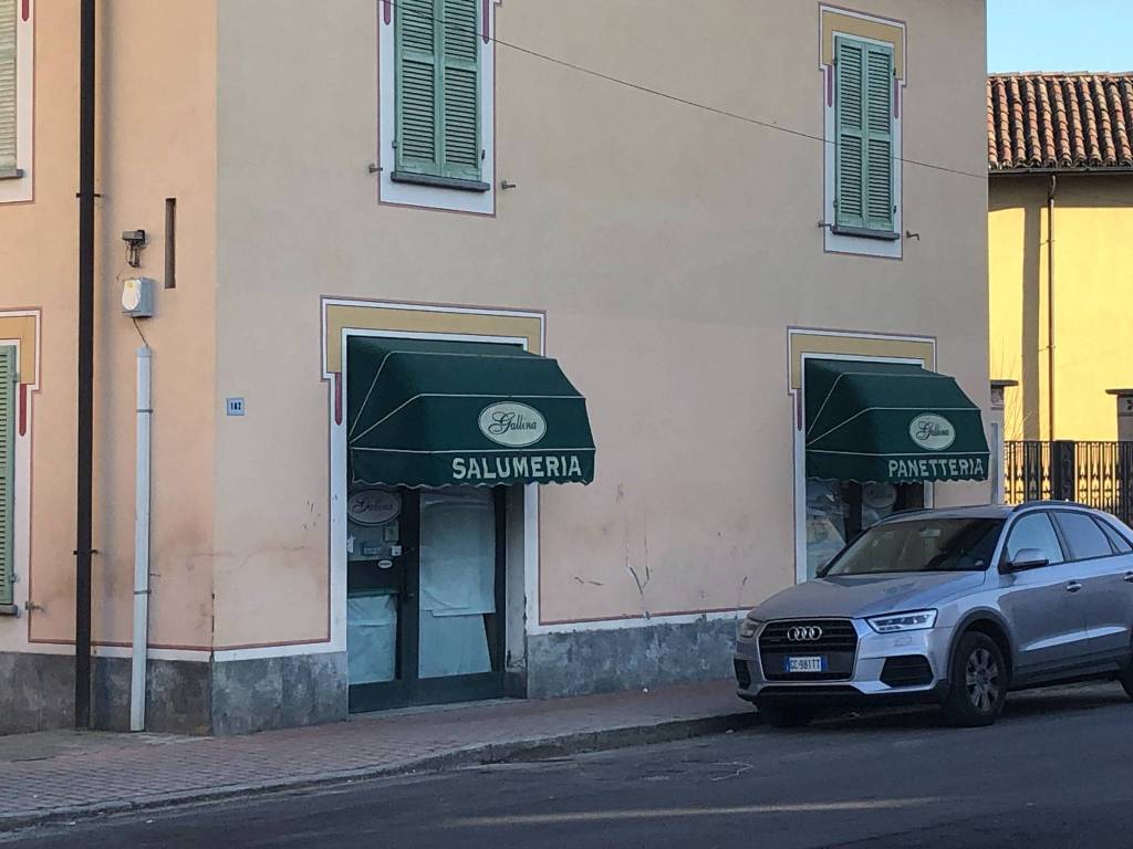 negozio in affitto ad Alessandria in zona Spinetta Marengo