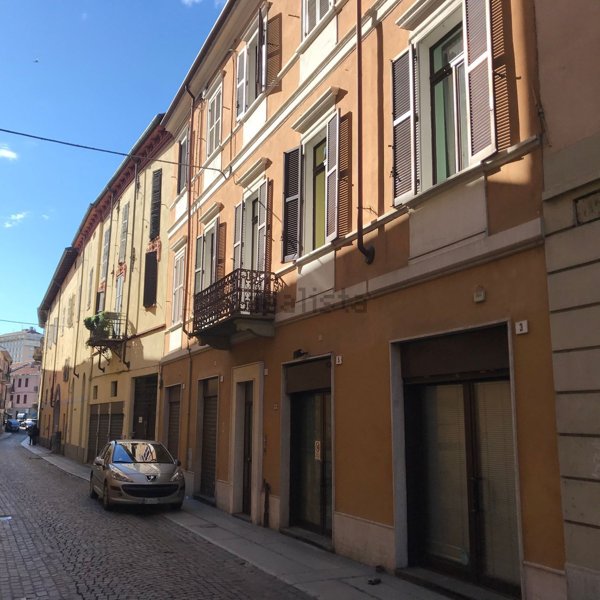 locale commerciale in affitto ad Alessandria in zona Borgo Rovereto