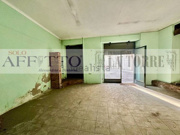 locale commerciale in affitto ad Alessandria